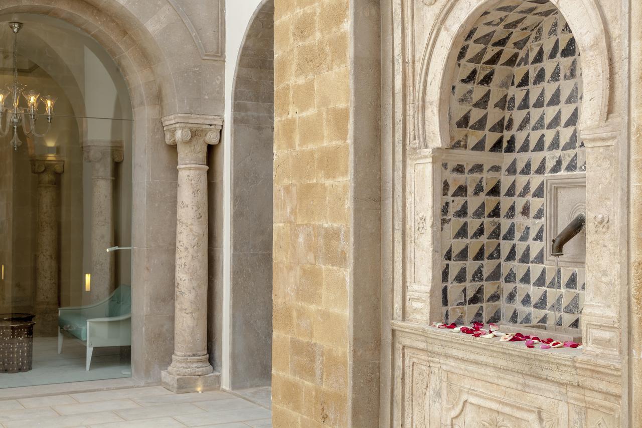 Dar El Jeld Hotel And Spa Tunis Exterior photo Tomb of Muhammad I of Granada